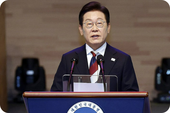 이재명 대통령이 지난달 15일 서울 세종문화회관에서 열린 80주년 광복절 경축식에서 경축사를 하고 있다. 출처 : 대통령실통신사진기자단