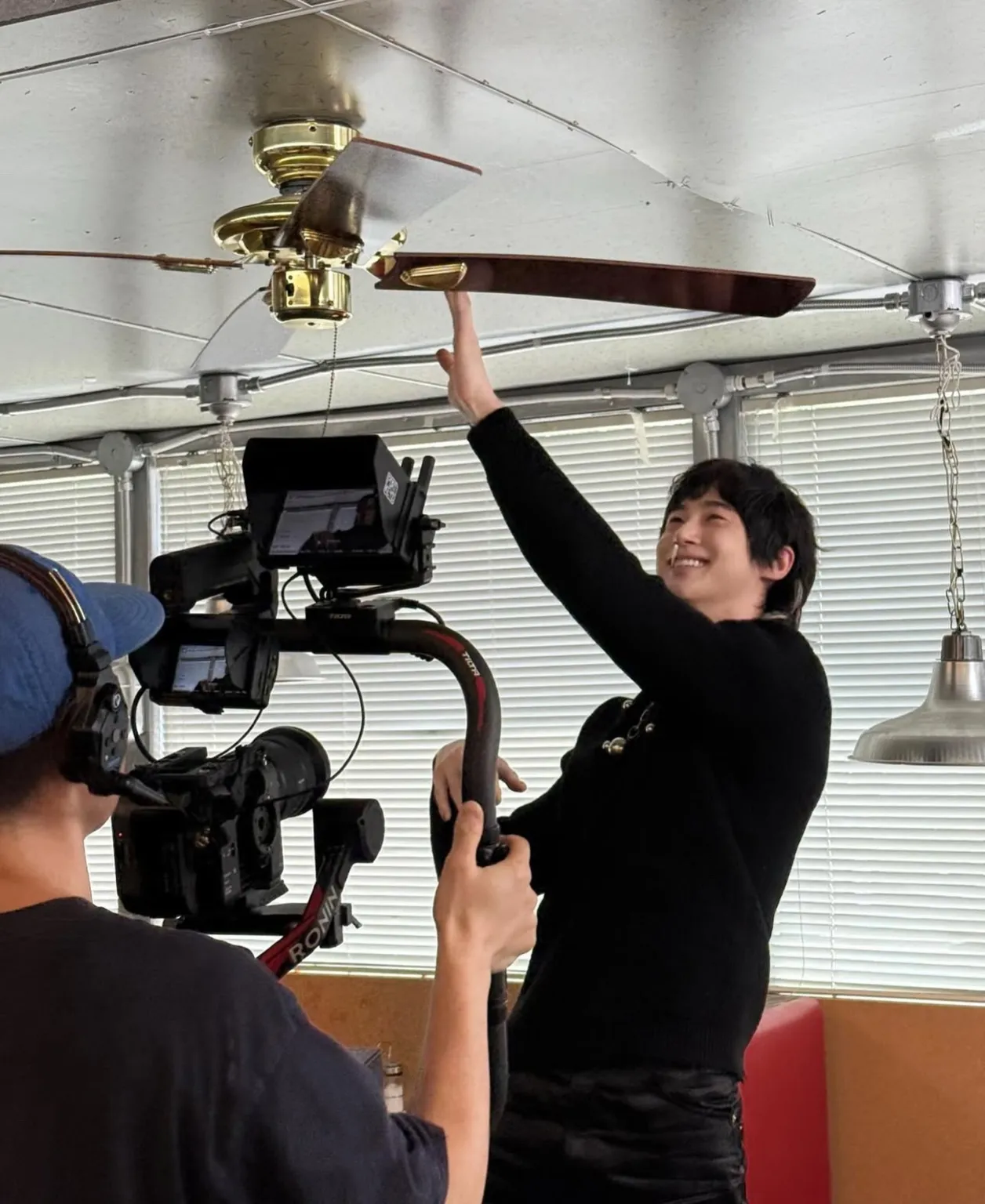 프라다변우석, 변우석프라다백팩, 프라다백팩가격, 프라다남자백팩, 프라다백팩아울렛, 변우석프라다착용샷, 프라다리나일론백팩, 프라다백팩코디, 변우석공항패션프라다, 변우석패션, 변우석인스타그램, 변우석가방, 남자명품백팩추천, 프라다백팩후기, 프라다공식스토어, 프라다신상백팩, 프라다아울렛가격, 프라다명품가방, 2025프라다백팩, 남자백팩브랜드