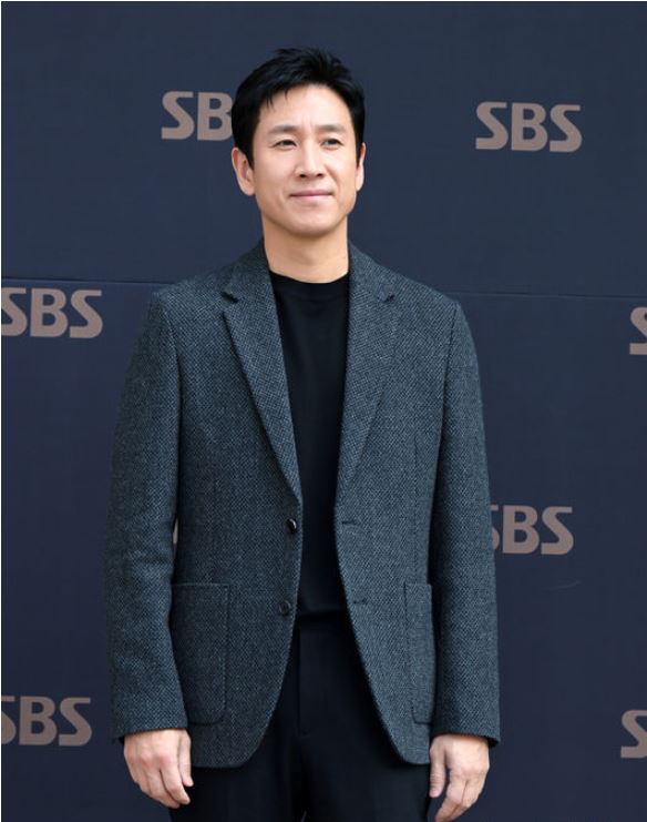 이선균 나이