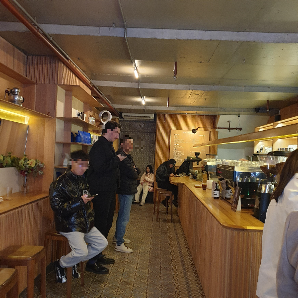 듁스 커피 로스터스(Dukes Coffee Roasters): 멜버른 3대 커피 두 번째_내부 인테리어