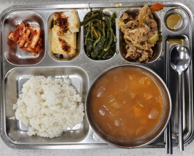 생생정보-용산도서관-구내식당-장가네밥상-한국인의식판