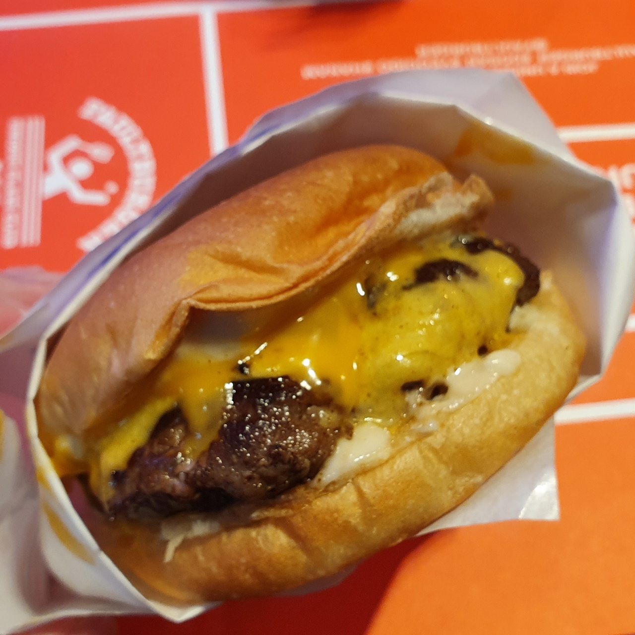 폴트버거 싱글치즈버거