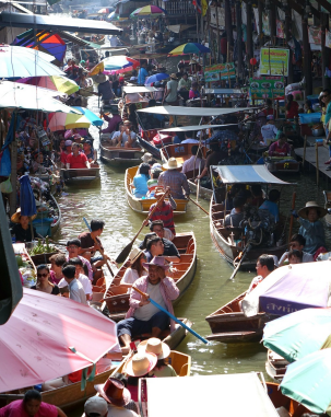 방콕 다넌사두억 수상시장