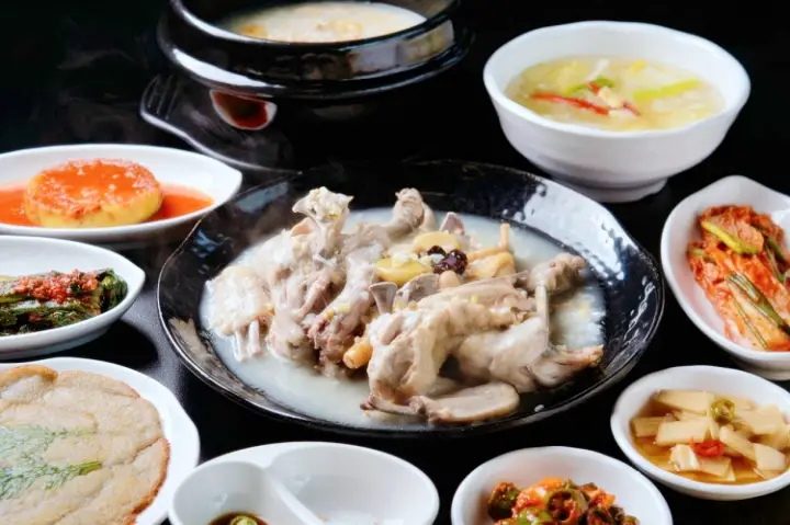 으라차차 인생역전 안양 삼막사 식용 금가루와 전복과 한방약재가 들어간 황금 누룽지 백숙 맛집