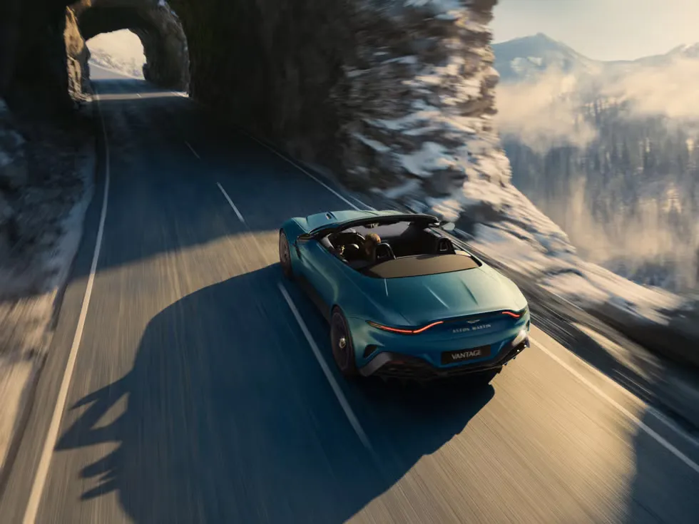 애스턴마틴 밴티지 로드스터 이미지