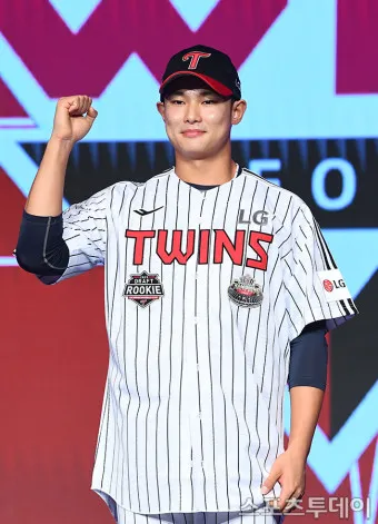 LG 신인 김영우 엘지 김영우 선수 전력 홈런 루키_41