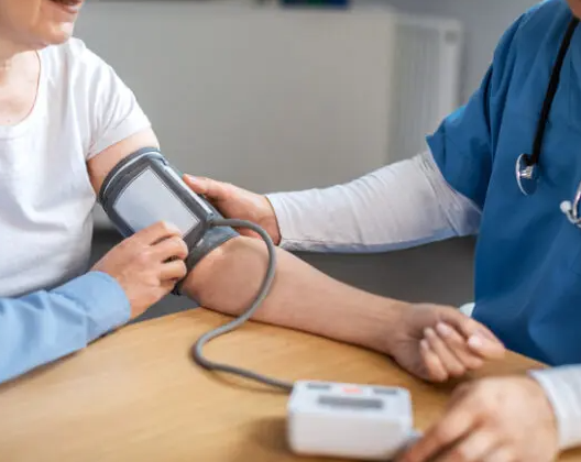 고혈압 혈압관리 자연치료 생활습관개선 혈압낮추기 저염식 대시식단 건강관리 체중감량 운동효과