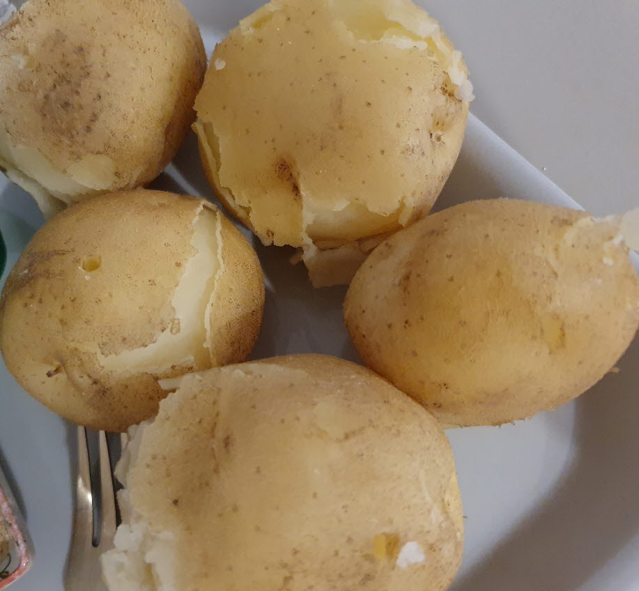 삶은 감자 찐 감자