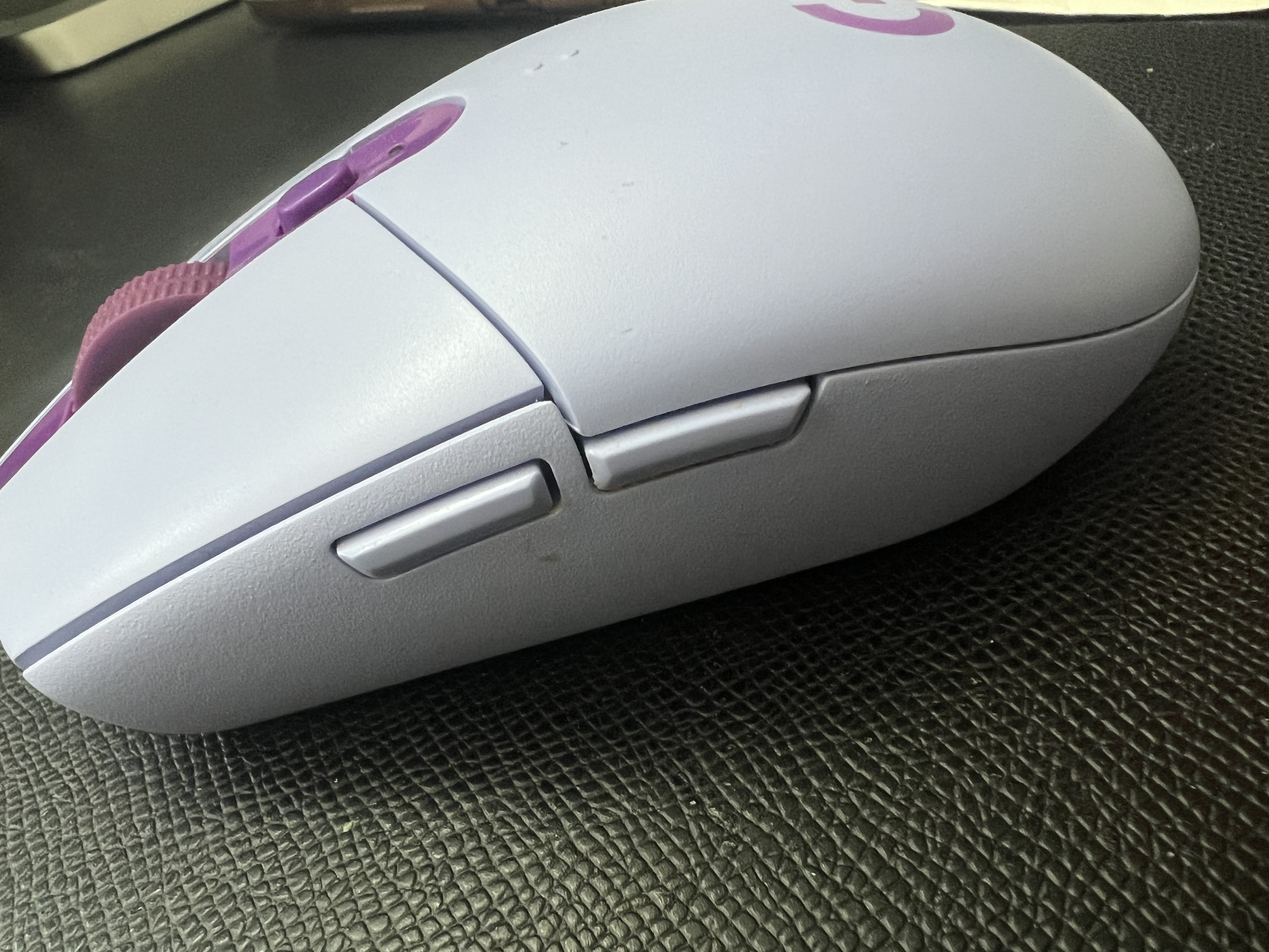 로지텍 G304 무선마우스 좌측면 뒤로가기·앞으로가기 사이드 버튼