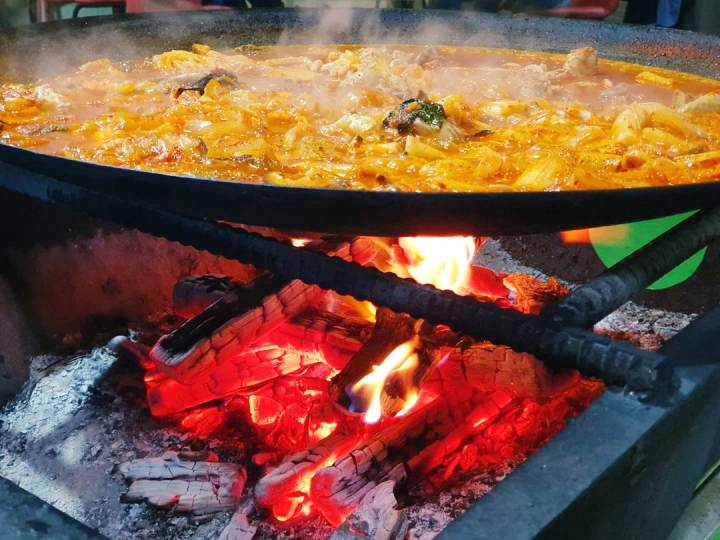 가평 식당 참나무 장작 솥뚜껑 닭볶음탕 닭도리탕 맛있으면 0칼로리 맛집 추천