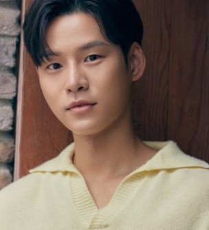 윤지온 프로필