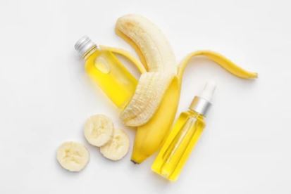피부 진정을 위해 바나나 껍질 사용하기