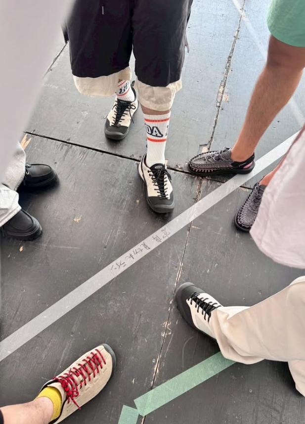 Leina 恋に落ちるのは簡単で