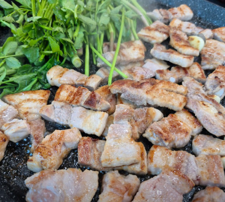 남겨서뭐하게 청도 미나리삼겹살 맛집