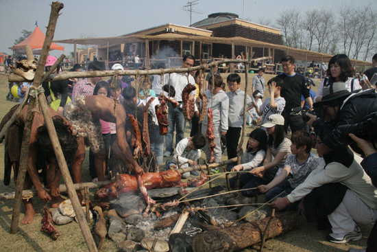 2025 연천 전곡 구석기축제 특별 프로그램 사전 예약하기&amp;#44; 구석기 밥상 대전&amp;#44; 구석기 비비큐 BEER FESTA