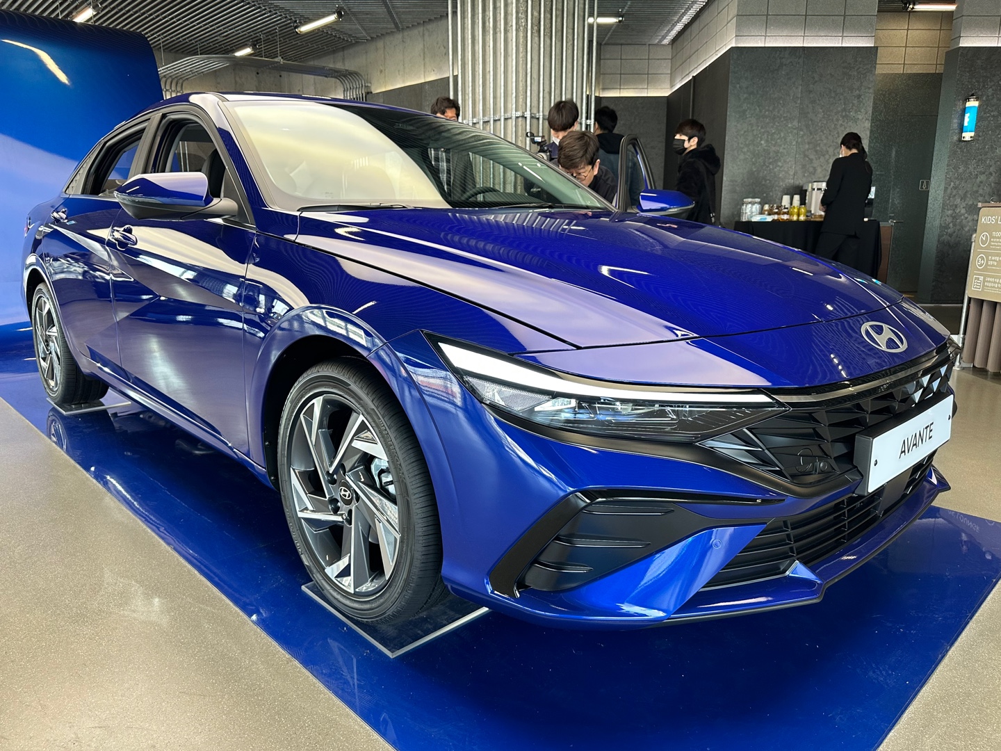 현대자동차 더 뉴 아반떼