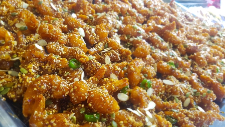 속초 중앙시장에서 맛보는 서민갑부 사장님의 대기 폭발 월 매출 2억 새우튀김 & 새우강정 맛집 추천 생방송투데이 리얼맛집 오늘방송 소문의 맛집