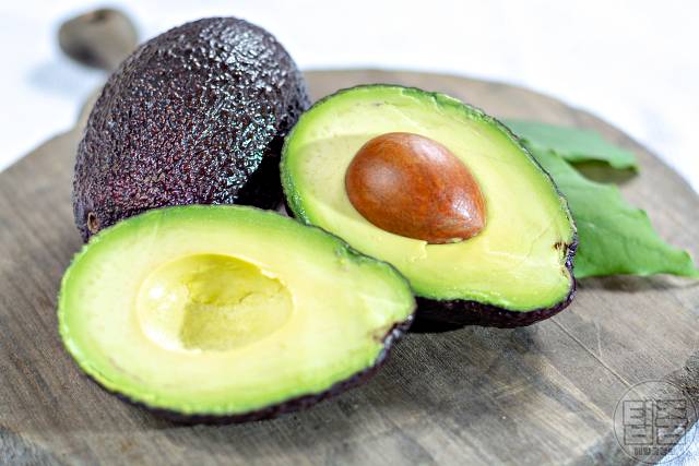 기미 제거 음식 천연 기미치료제 식품 아보카도