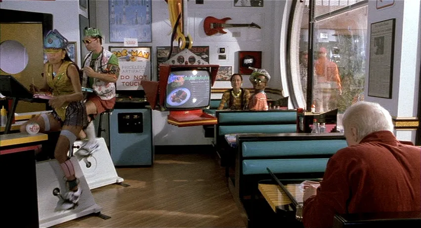 영화 '백투 더 퓨쳐2'에서 나온 '카페80년대'(Cafe 80's)