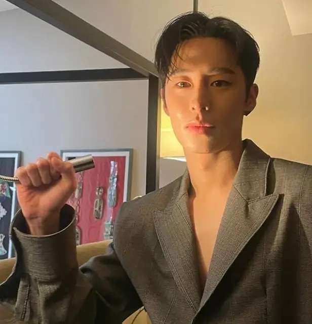 카리나 이재욱