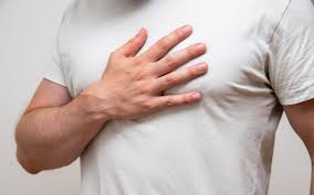 왼쪽 가슴 콕콕 찌르는 증상