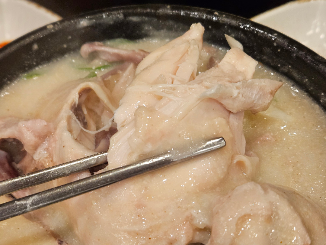 경복궁 삼계탕 살코기