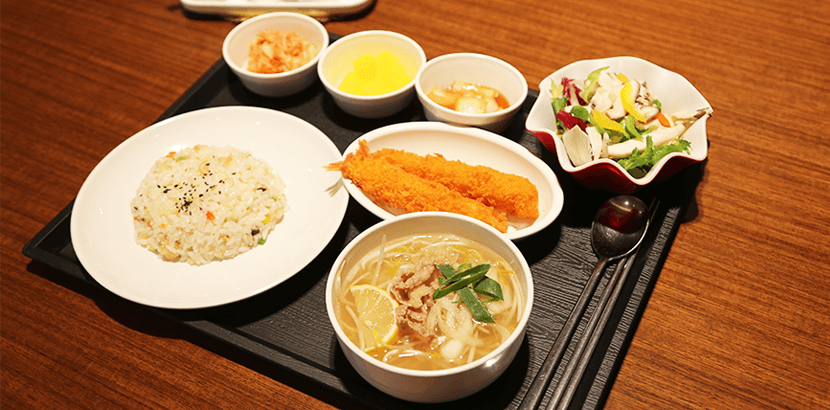 더시그넘하우스 식사 모습