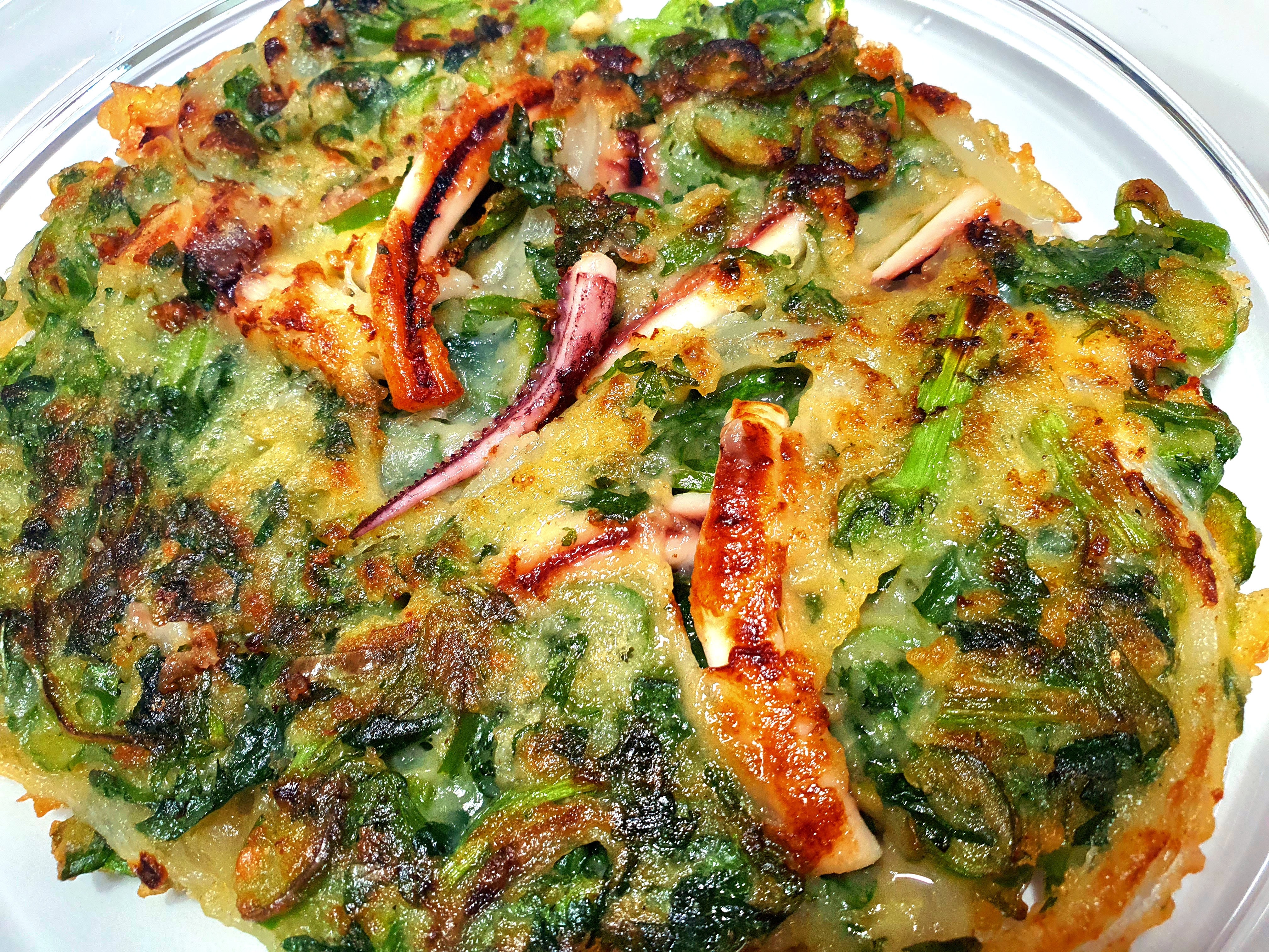 쑥갓의-향이-좋은-부침개를-소개합니다.