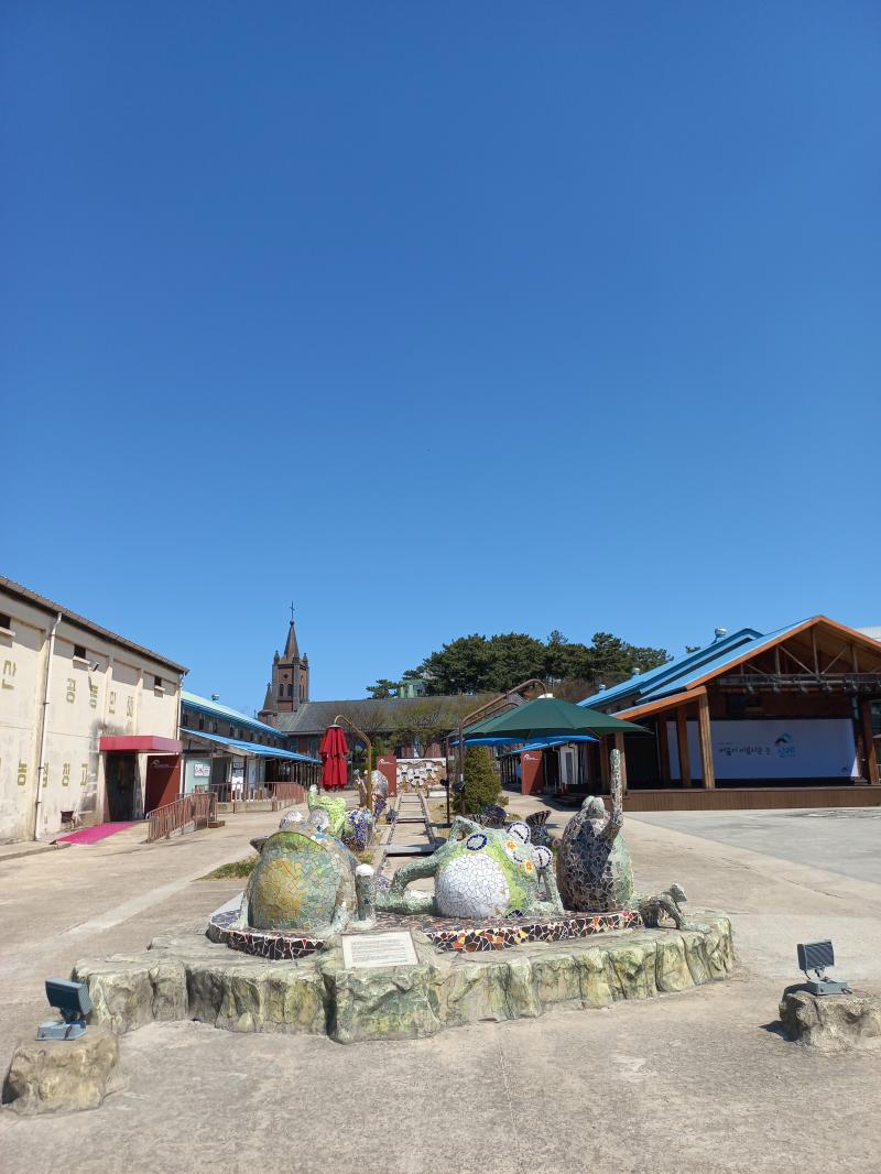 삼례문화예술촌 외부 조형물