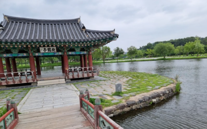 궁남지 정자 포룡정 관련사진