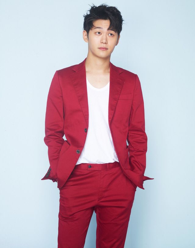 이학주 화보 모습