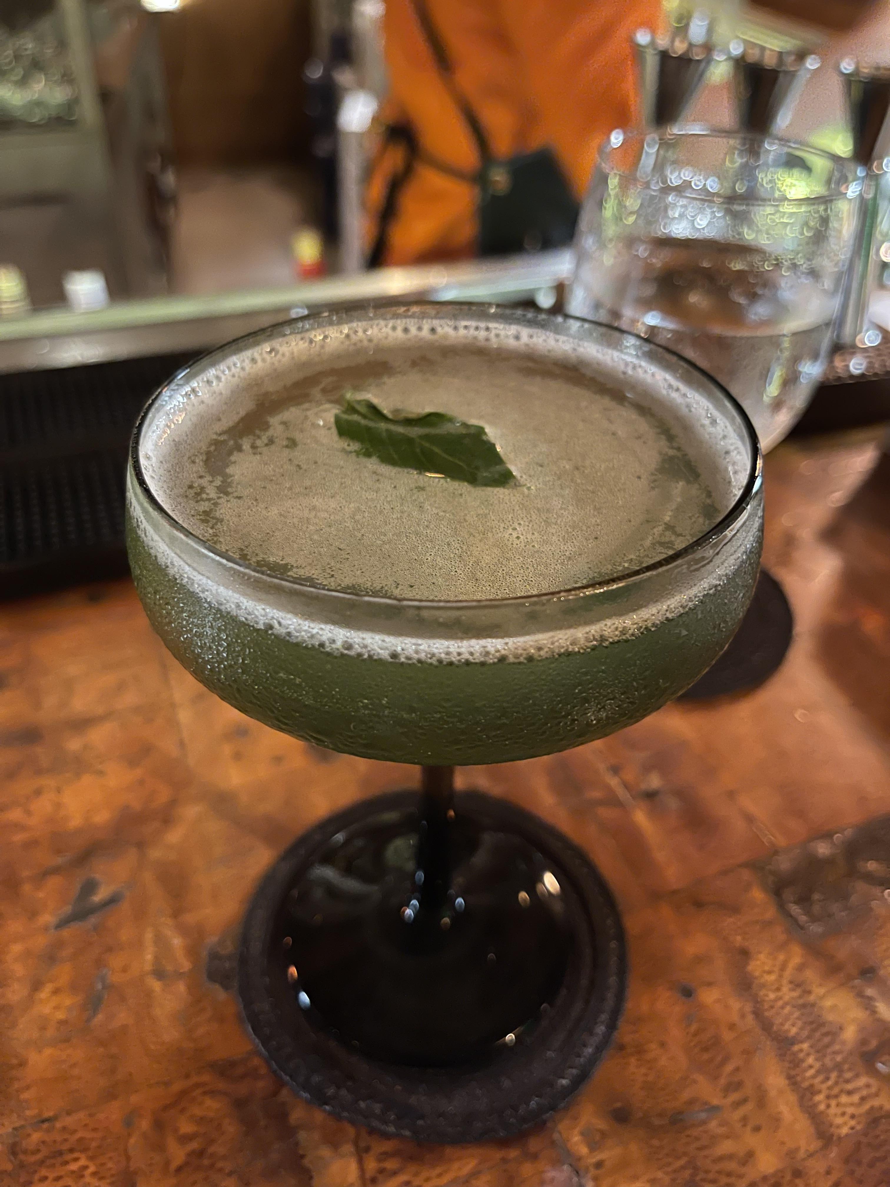 Asmara Gravity Bar 'Bella Donna'