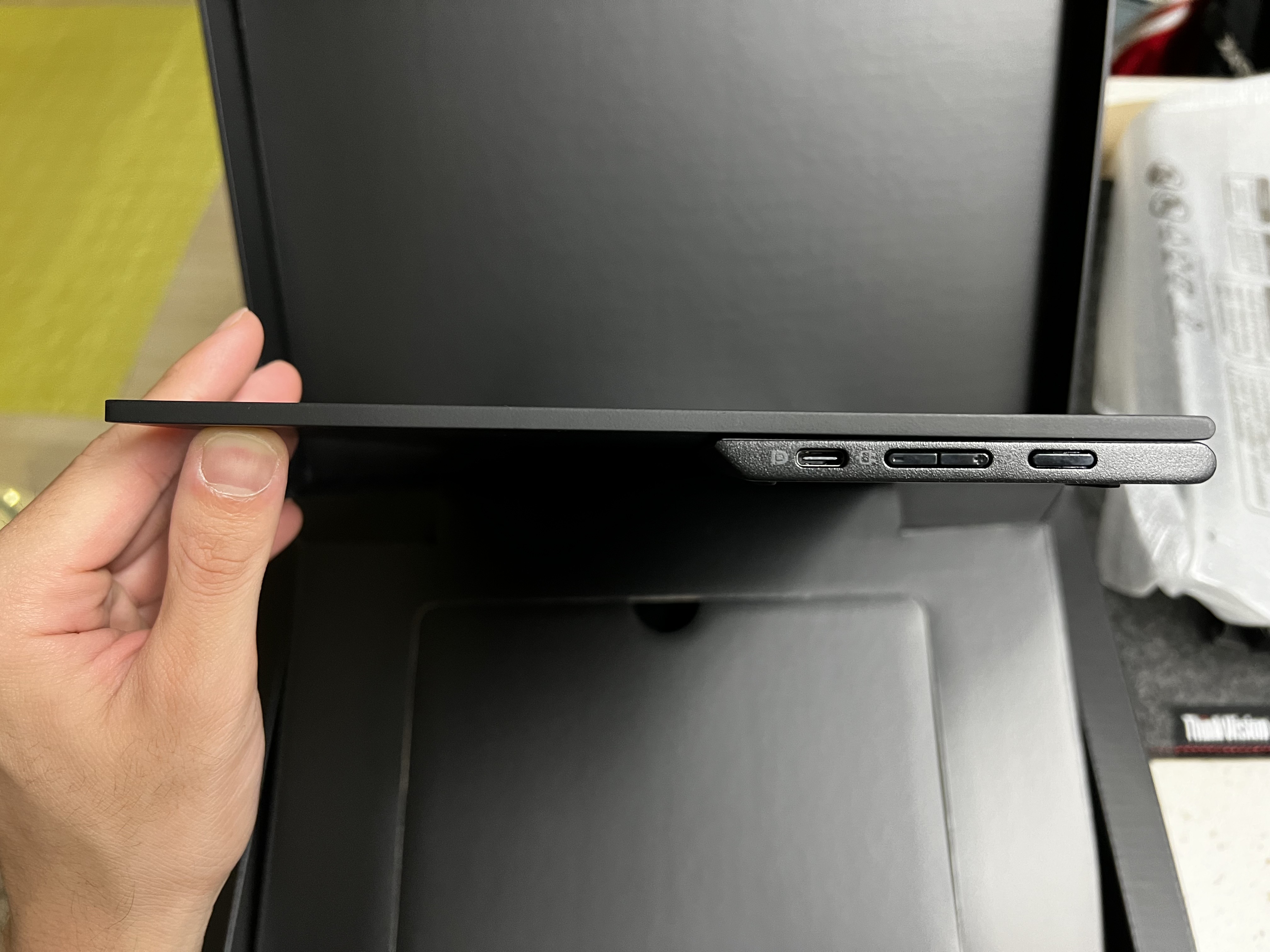 씽크비전 M14 좌측부