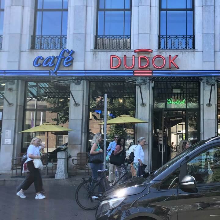 카페 두독 간판