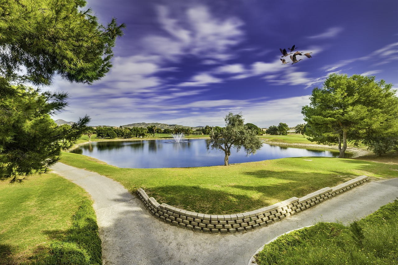 호수가 보이는 파크골프장 사진