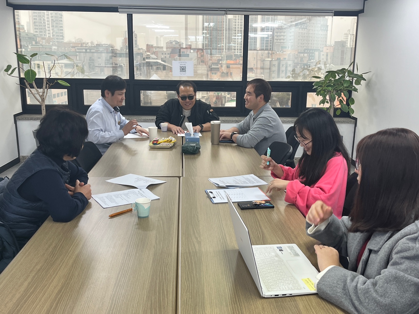 이미지설명: 최상민 운영위원장이 활동지원사업 3차 운영위원회의 개회선언을 하고있다.