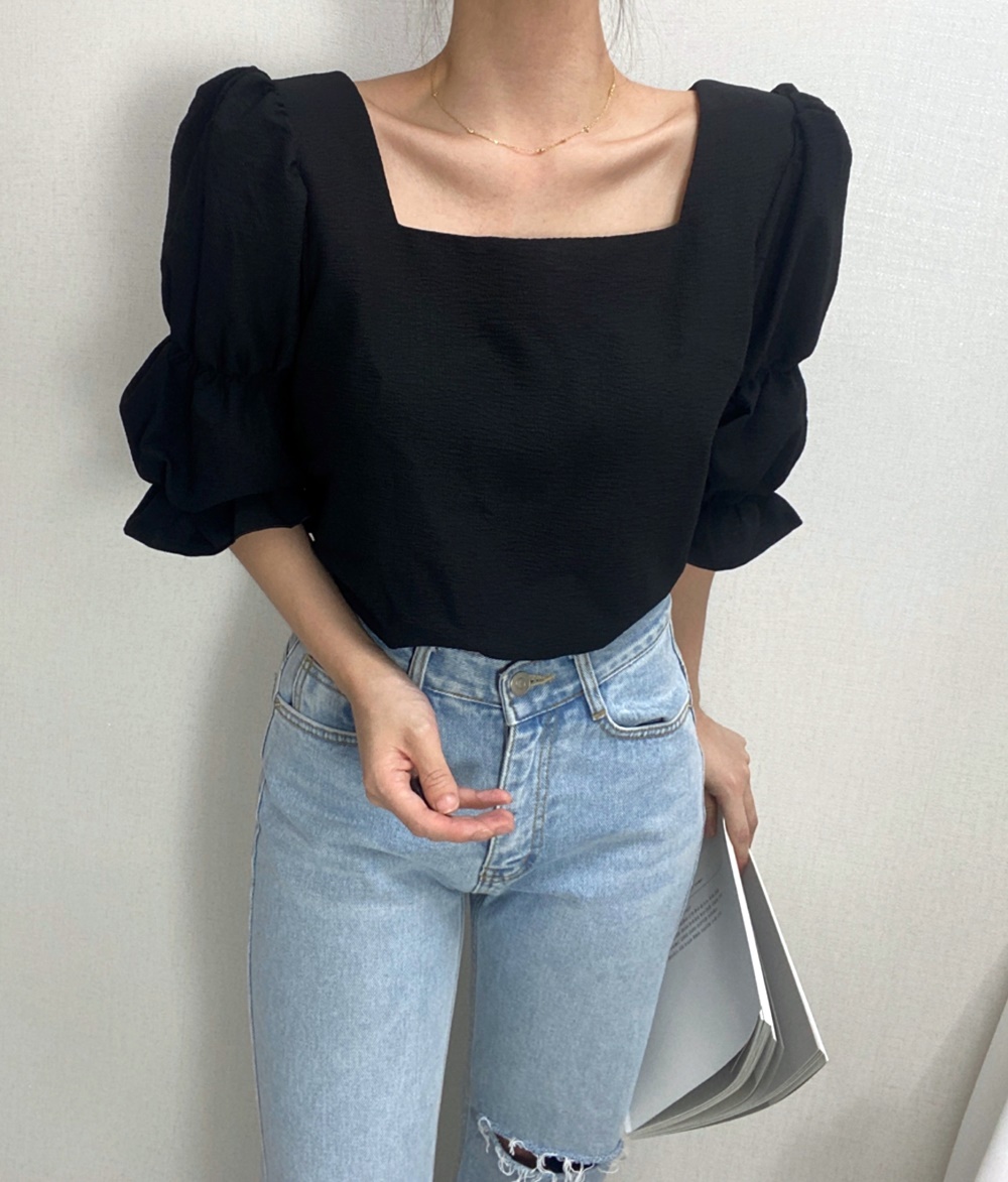 폭신폭신 스퀘어넥 퍼프소매 프릴 블라우스