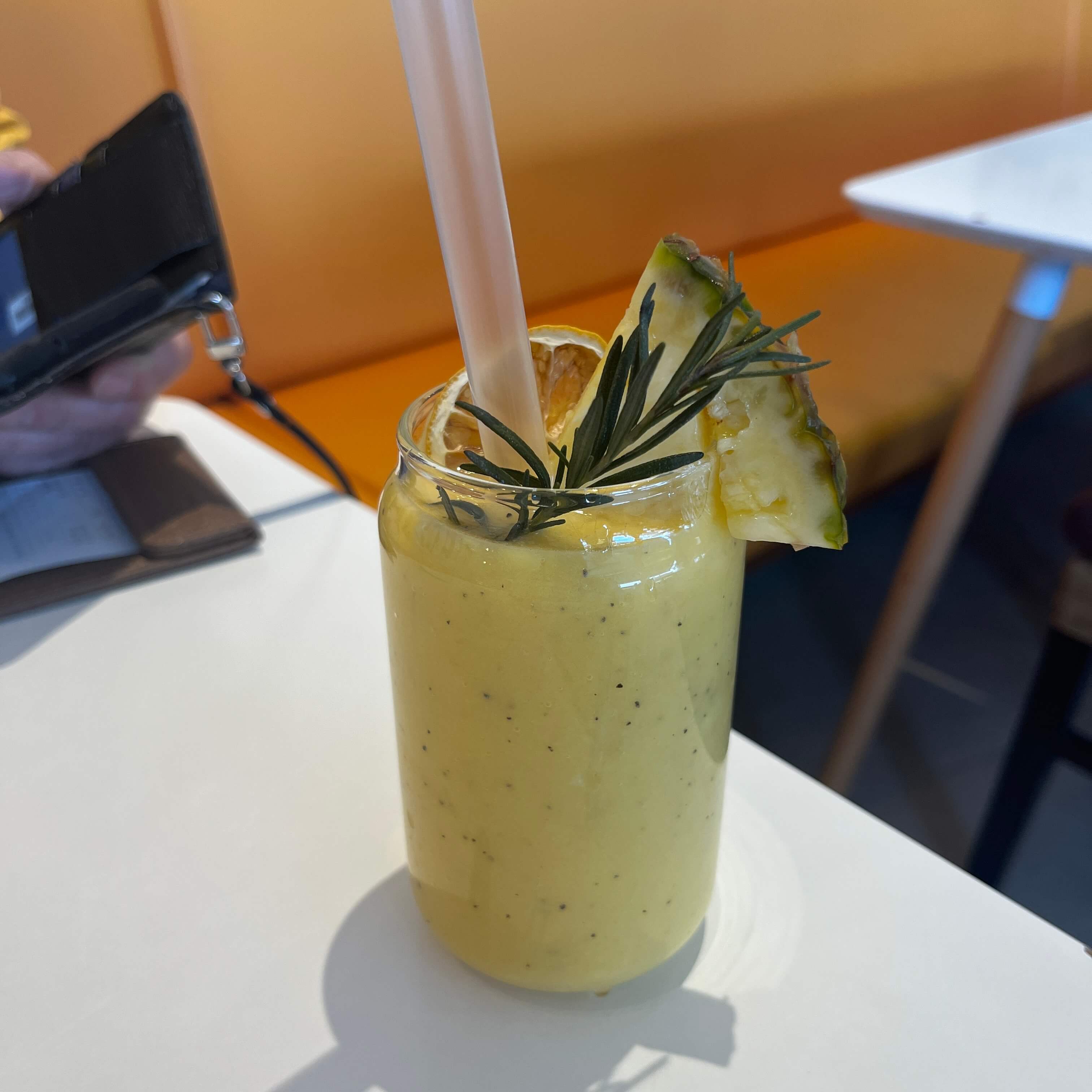 피나콜라다 생과일 주스