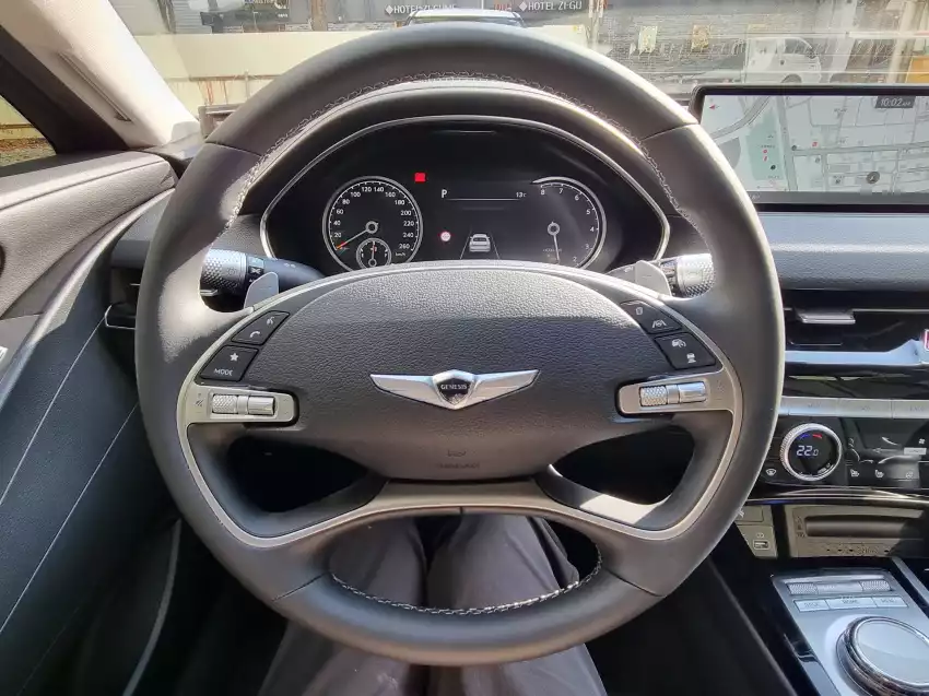 G80 기본형 운전대는 이렇습니다.