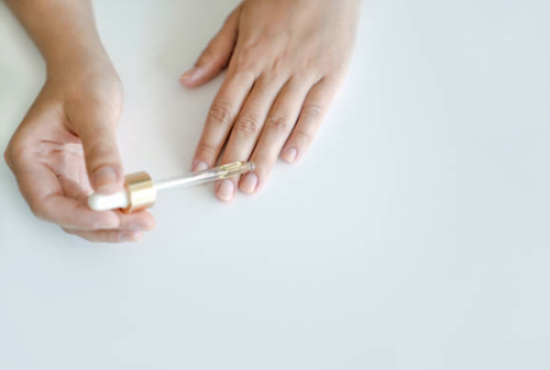 손톱 갈라짐 예방법