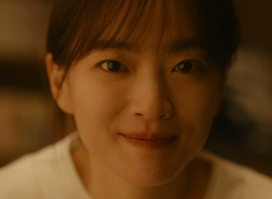 음흉하게 웃고 있는 다해