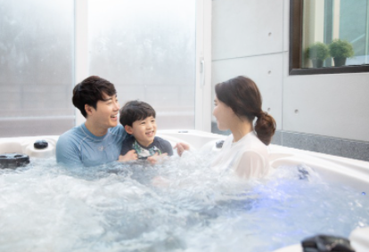 반신욕하는가족