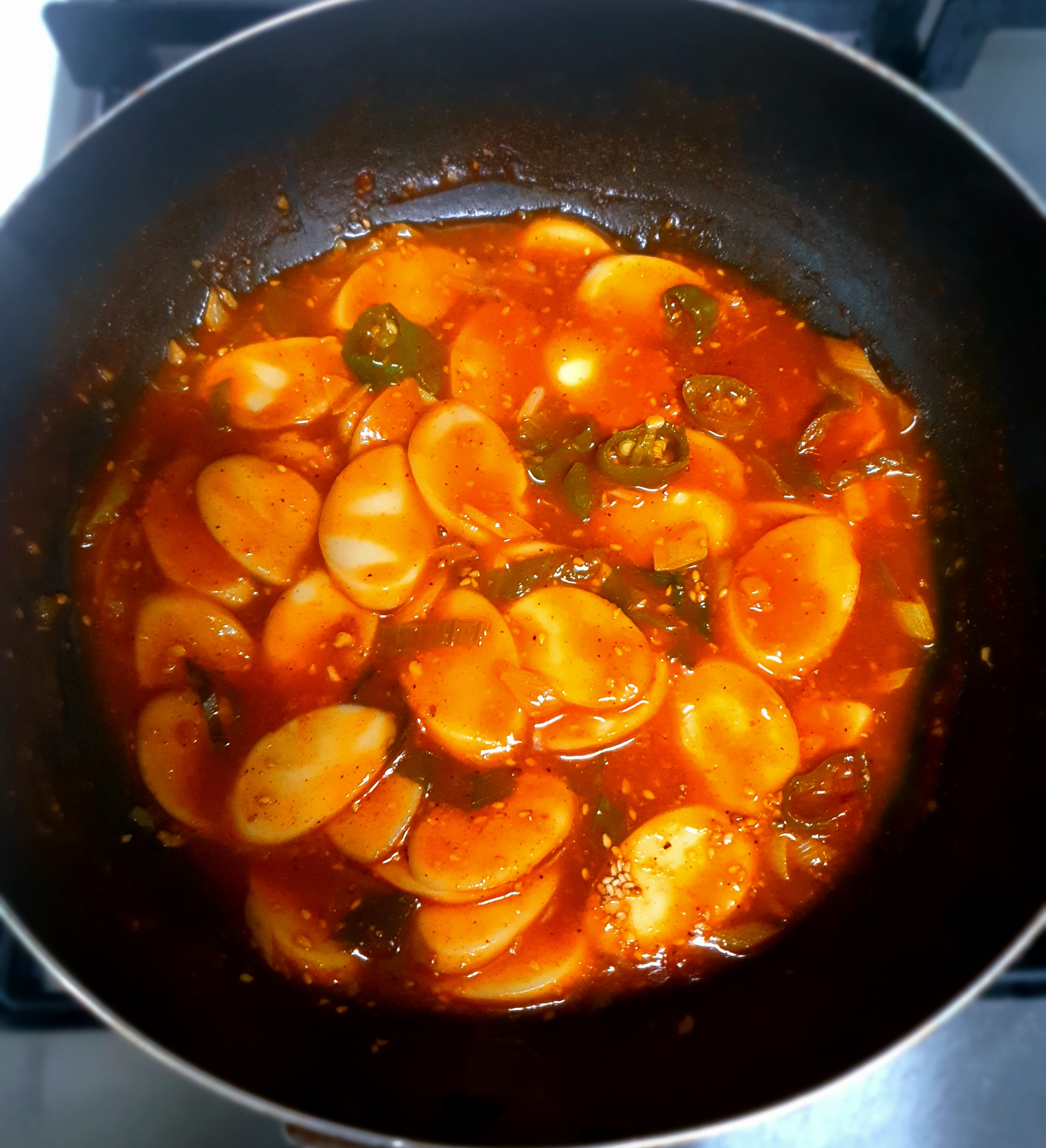 국물이-졸아들게-끓여요.