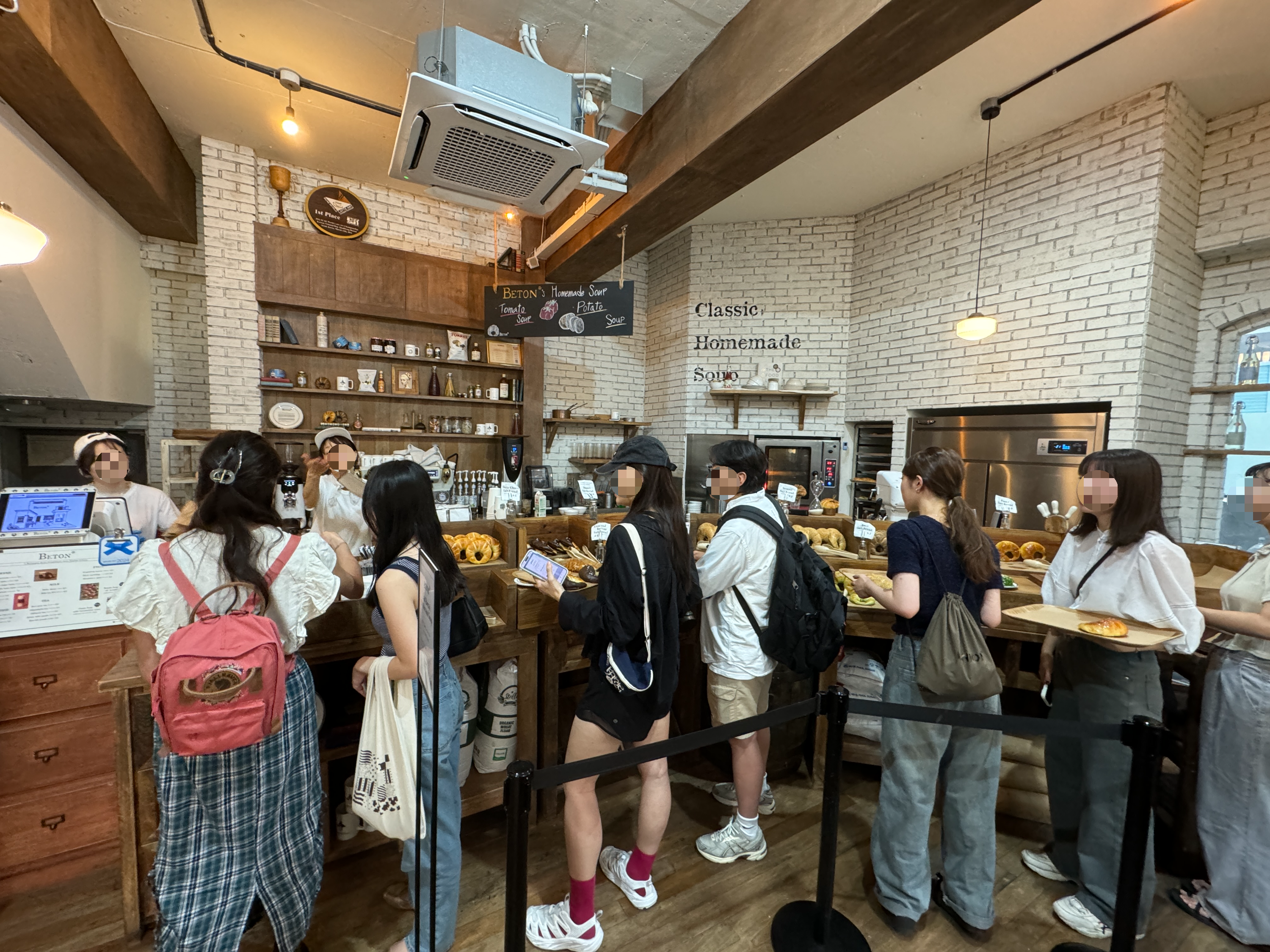 성수-빵집-베통-매장-내부