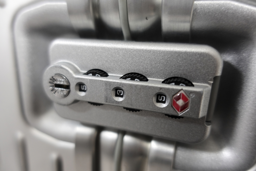 리모와 캐리어 TSA 잠금장치 1