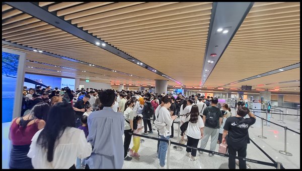 필리핀-세부-막탄공항-입국심사-대기줄-사진
