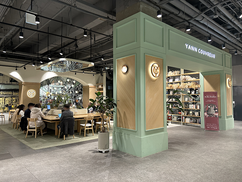 카페꼼마-얀쿠브레-매장4