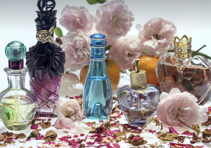 수제 향수 만들기: 나만의 시그니처 향기 찾기