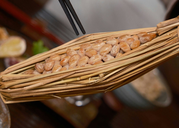 짚단안에 있는 낫또