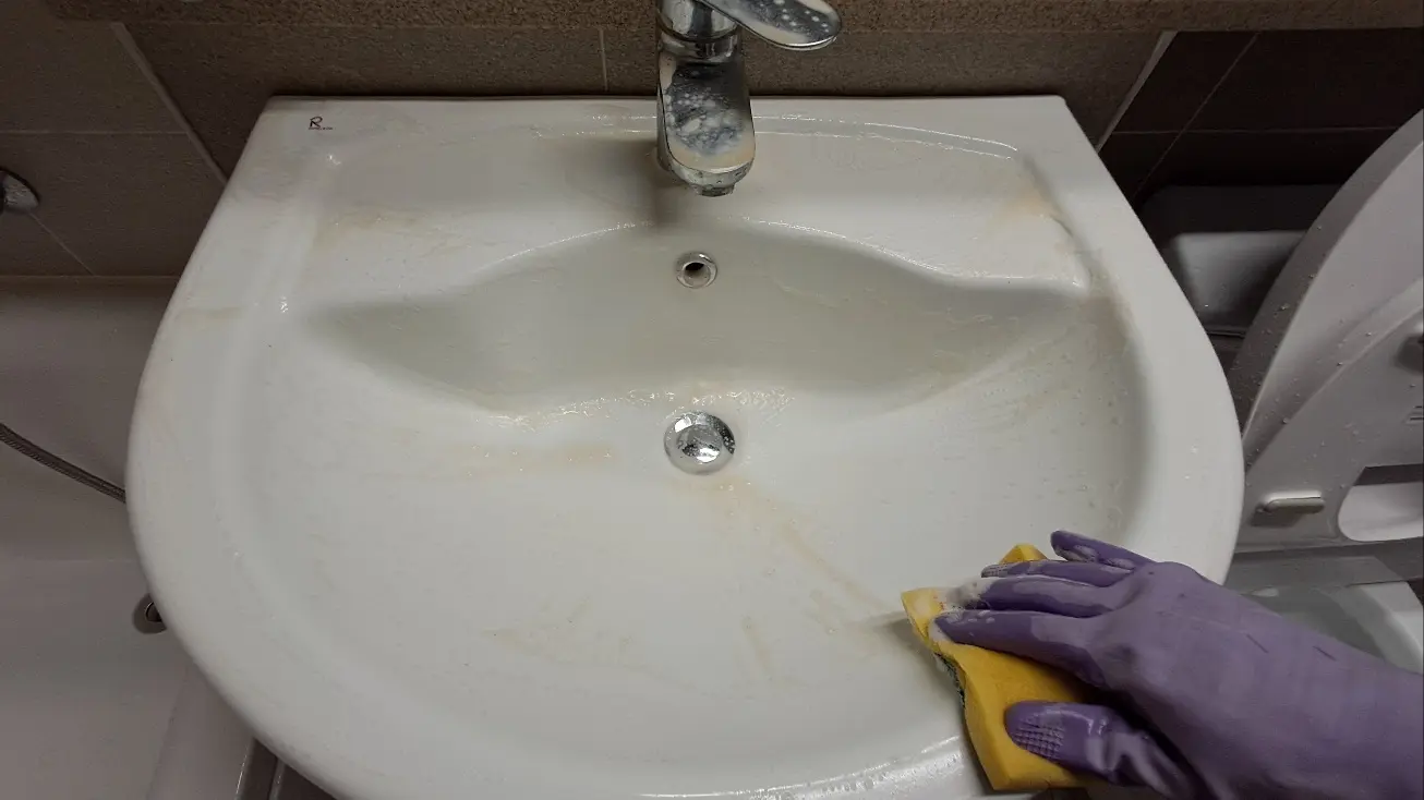 작은방-세면대-청소